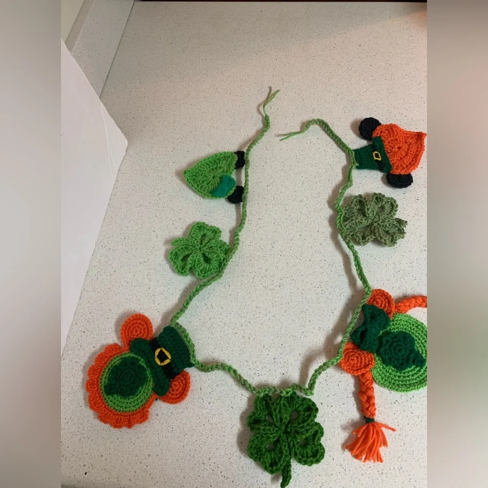 St Patrick Micky Minnie Boy & Girl Leprechaun Shamrock New Garland